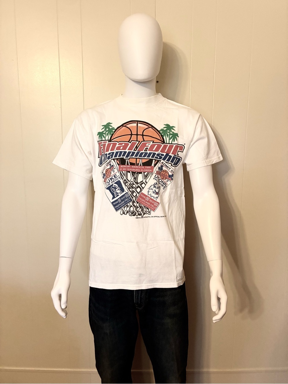 LOGO 7 White Final Four Championship Graphic Tee